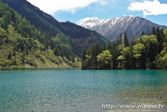 Jiuzhaigou - Mountain and Lake